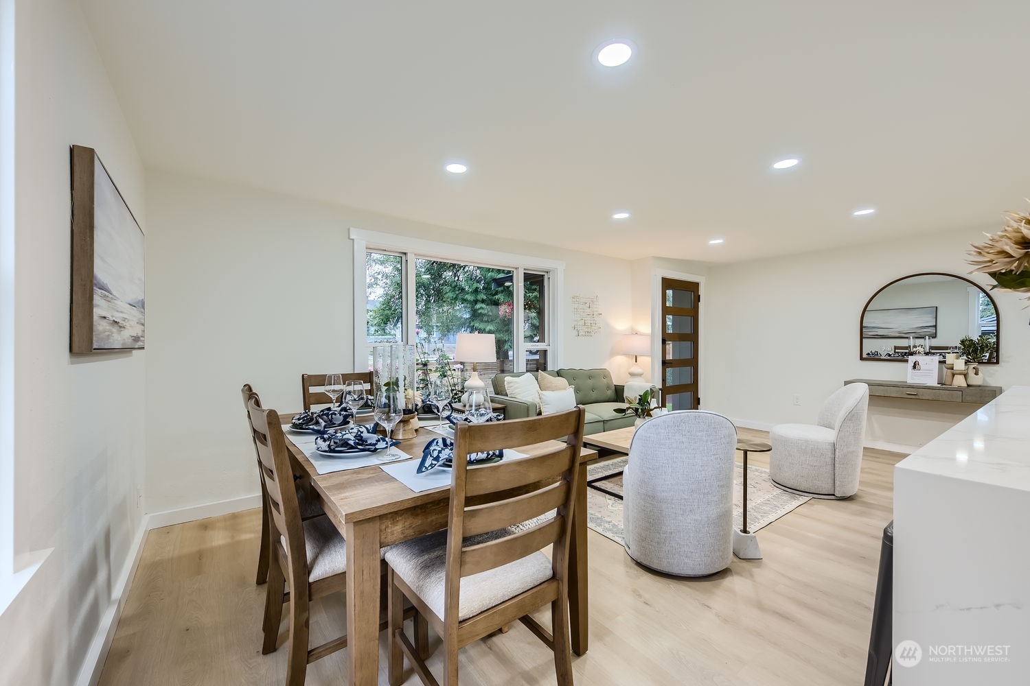 12033 Renton Avenue South Seattle, WA 98178 - Photo 9 of 30 Gallery Image 9