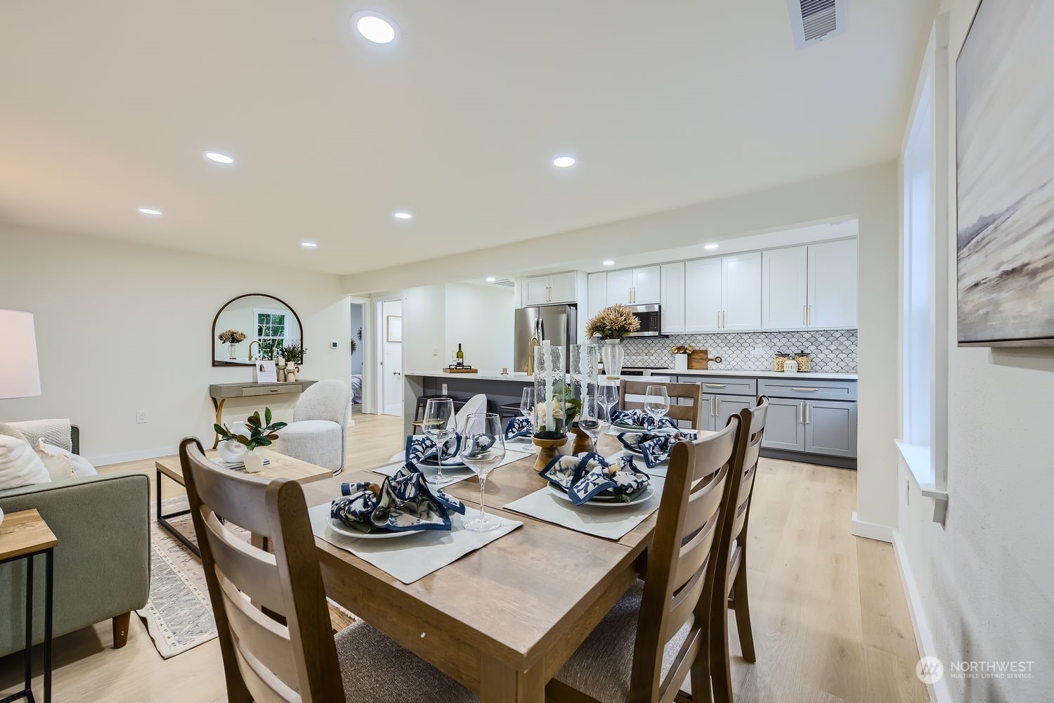 12033 Renton Avenue South Seattle, WA 98178 - Photo 10 of 30 Gallery Image 10