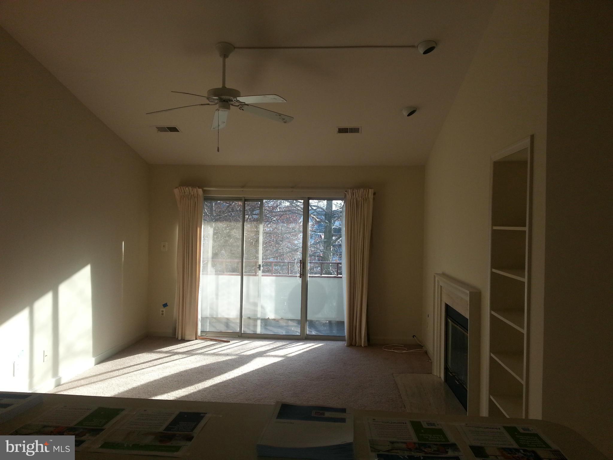 13702 Modrad Way, Unit 8B33 Silver Spring, MD 20904 - Photo 2 of 21 Living Room
