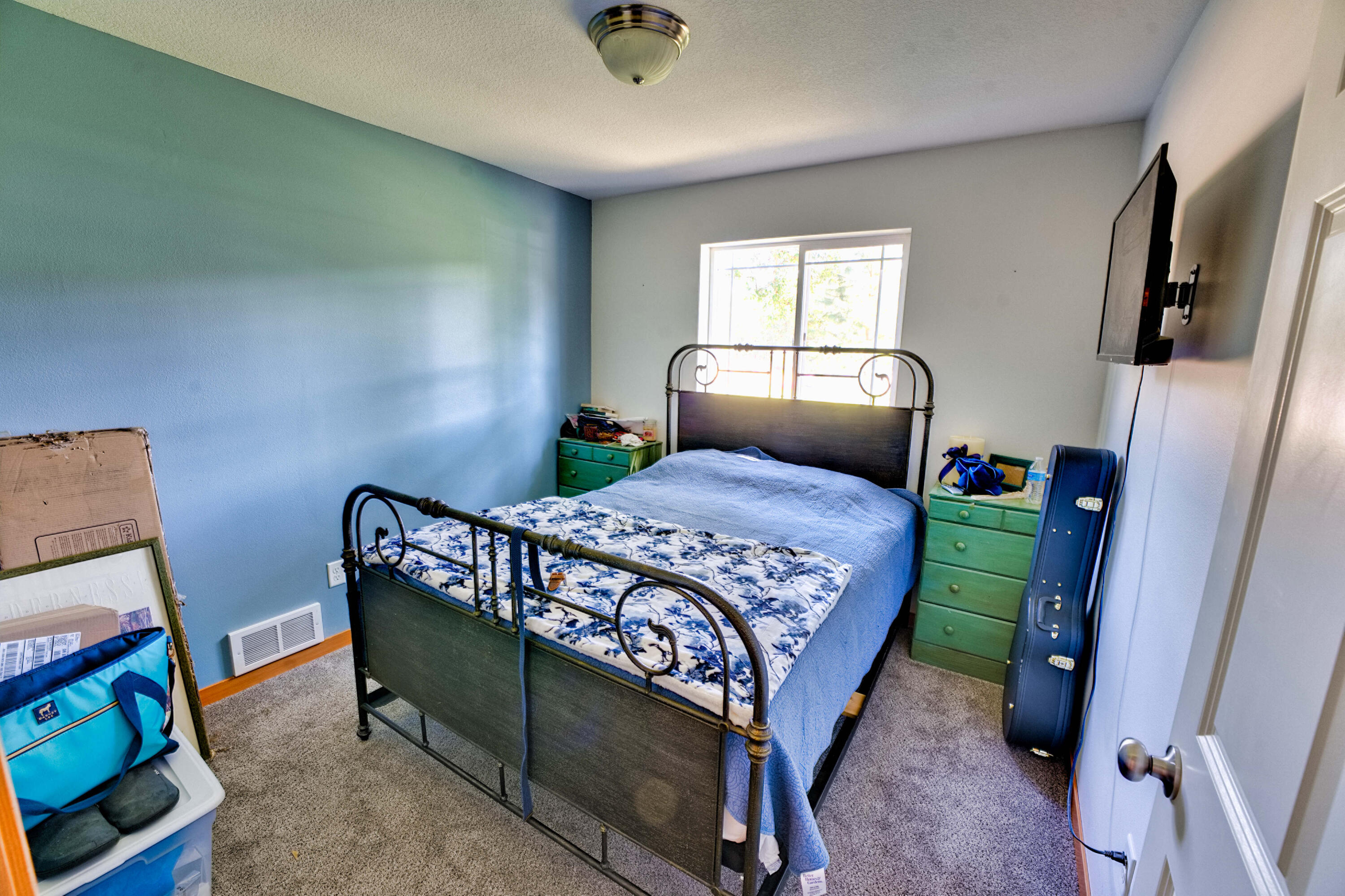 2061 Pine Grove Road Rogue River, OR 97537 - Photo 18 of 67 Studio Bedroom