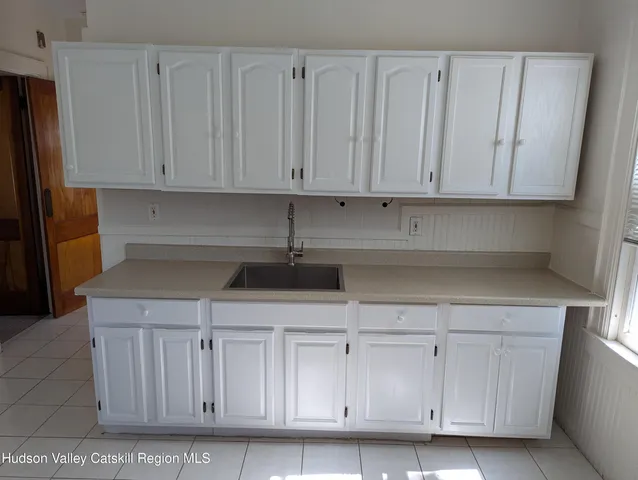 $2,300 | 843 Union Street, Unit 2, Hudson, NY 12534