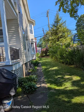 $2,300 | 843 Union Street, Unit 2, Hudson, NY 12534