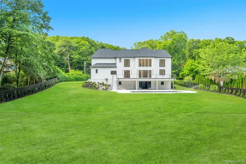 $4,350,000 | 15 Folger Lane, Dix Hills, NY 11746