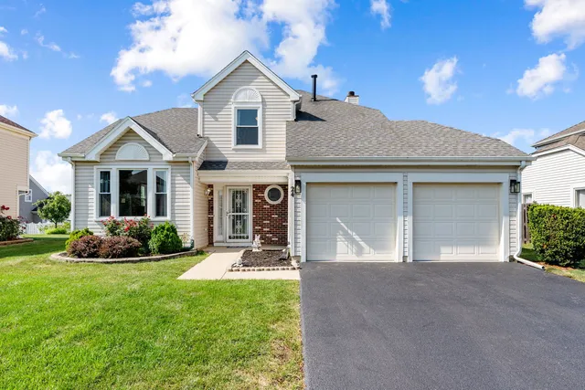 $389,000 | 24 Fillmore Lane, Streamwood, IL 60107
