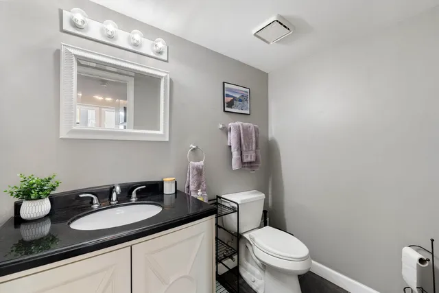 $389,000 | 24 Fillmore Lane, Streamwood, IL 60107