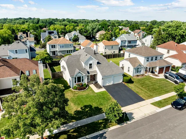 $389,000 | 24 Fillmore Lane, Streamwood, IL 60107