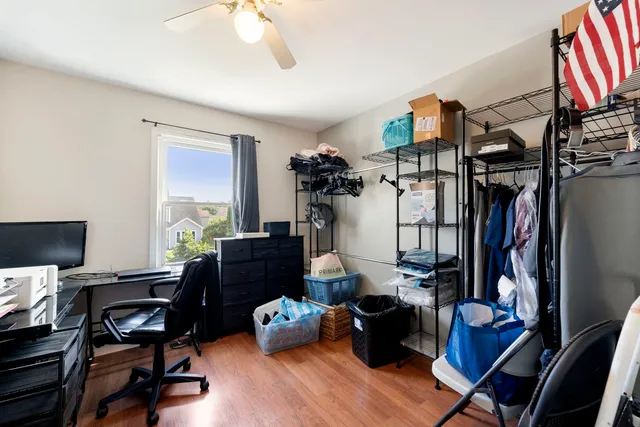 $389,000 | 24 Fillmore Lane, Streamwood, IL 60107