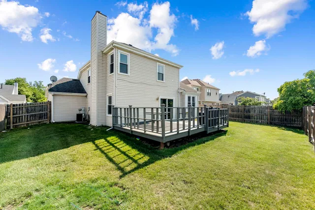 $389,000 | 24 Fillmore Lane, Streamwood, IL 60107