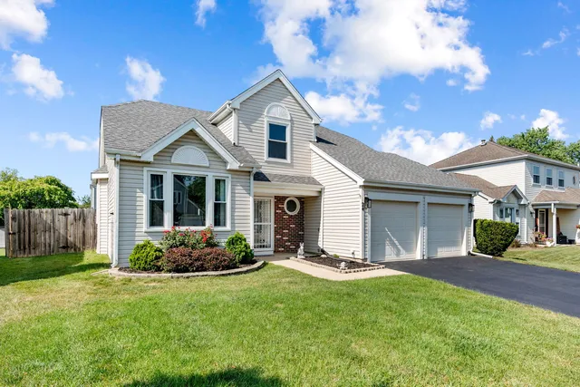 $389,000 | 24 Fillmore Lane, Streamwood, IL 60107