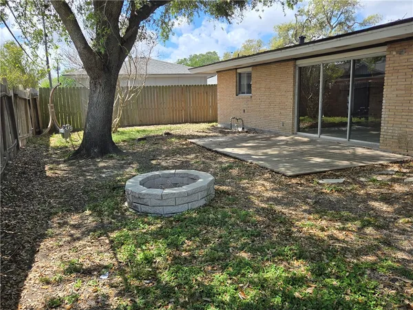 $2,400 | 441 Montclair Drive, Corpus Christi, TX 78412