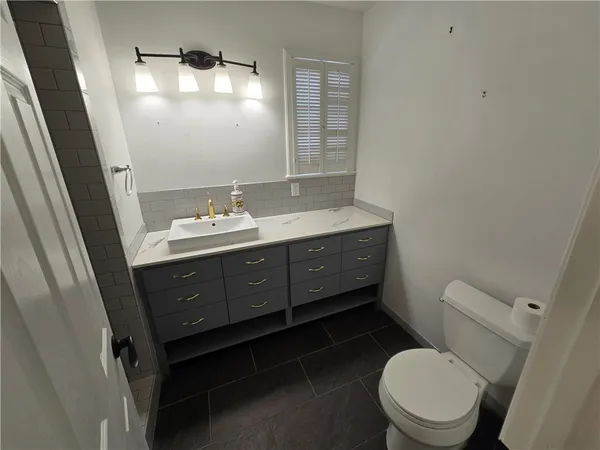 $2,400 | 441 Montclair Drive, Corpus Christi, TX 78412