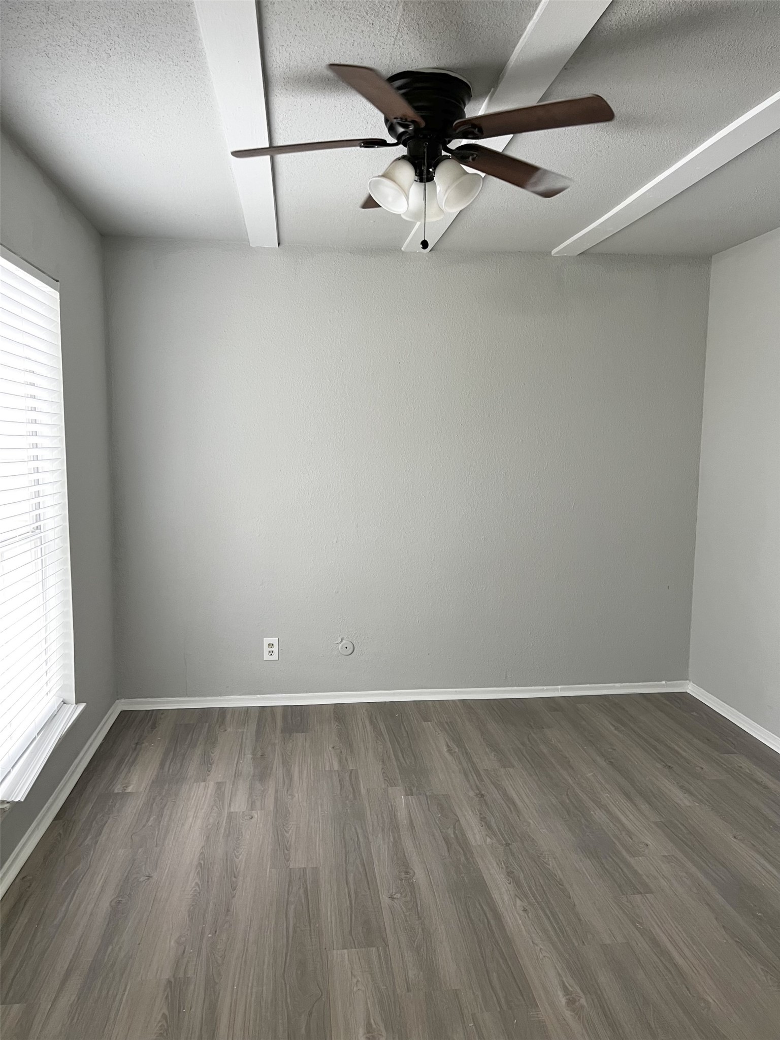 6200 West Tidwell Road, Unit 1901 Houston, TX 77092 - Photo 10 of 14 Bedroom 2