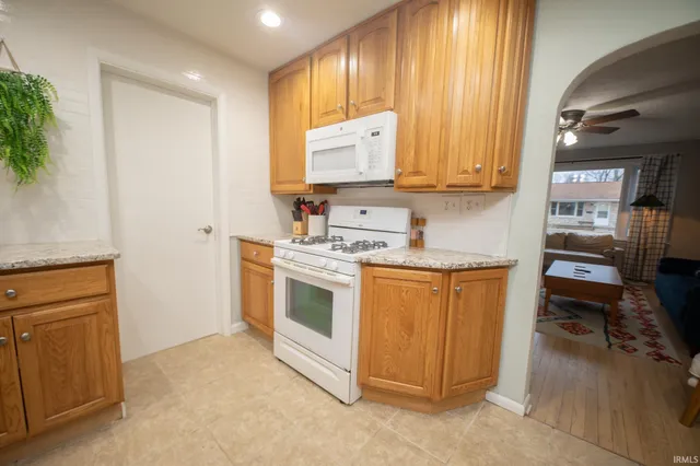 $2,195 | 2108 South Smith Road, Bloomington, IN 47401