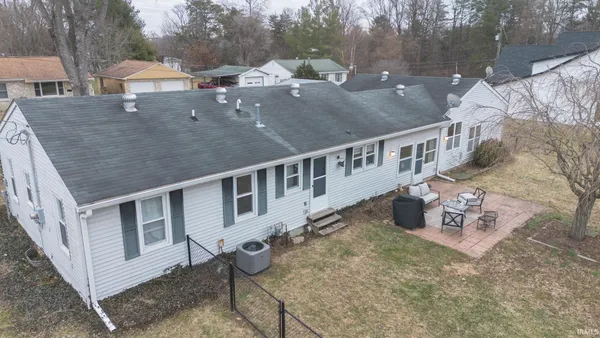 $2,195 | 2108 South Smith Road, Bloomington, IN 47401