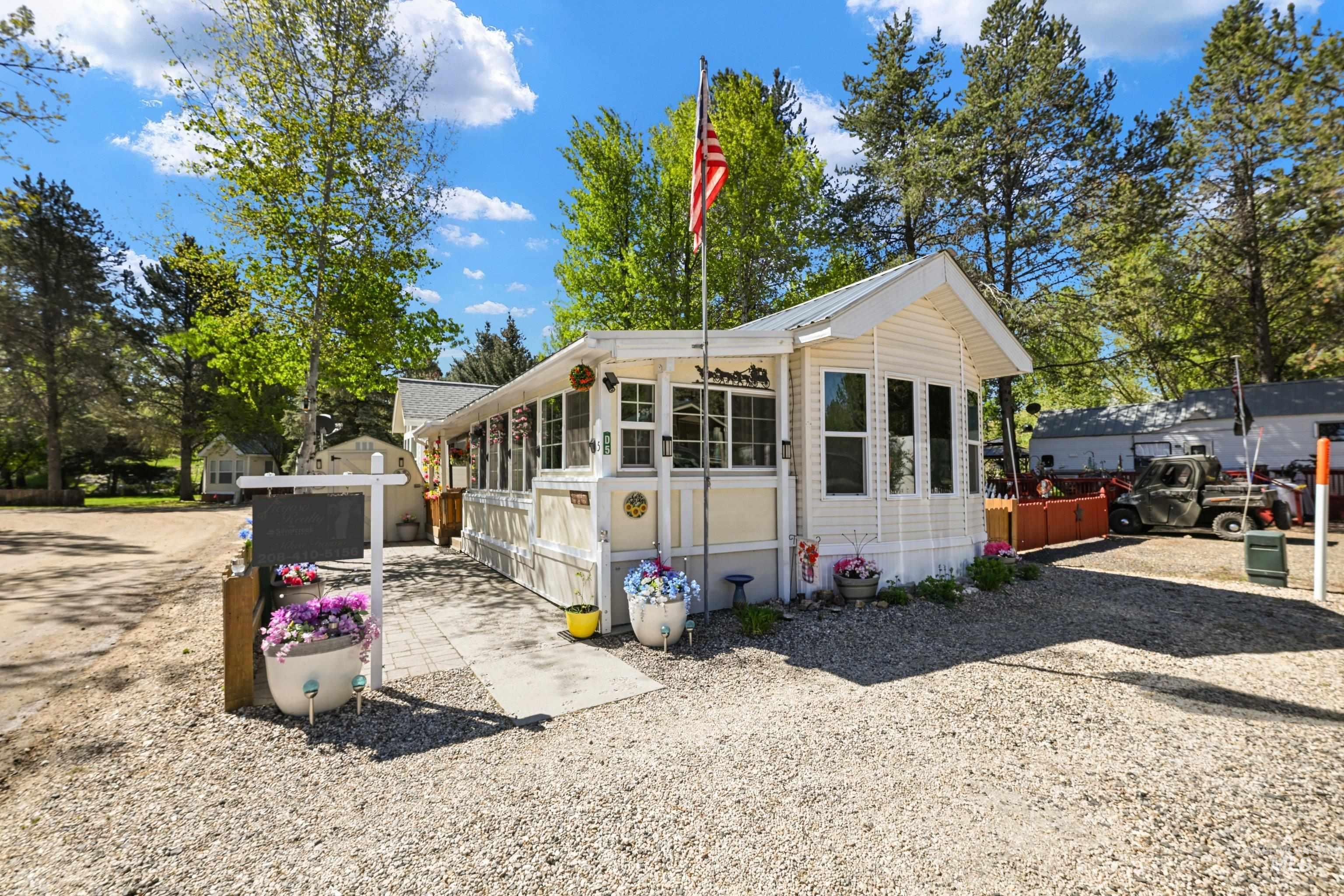 5 D Street Cascade, ID 83611 - Photo 3 of 26