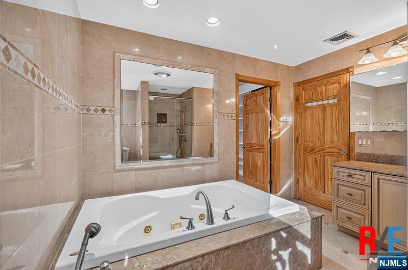 30-07 Gentner Road Fair Lawn, NJ 07410 - Photo 19 of 26