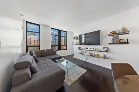 $340,000 | 1255 South State Street, Unit 1101, Chicago, IL 60605