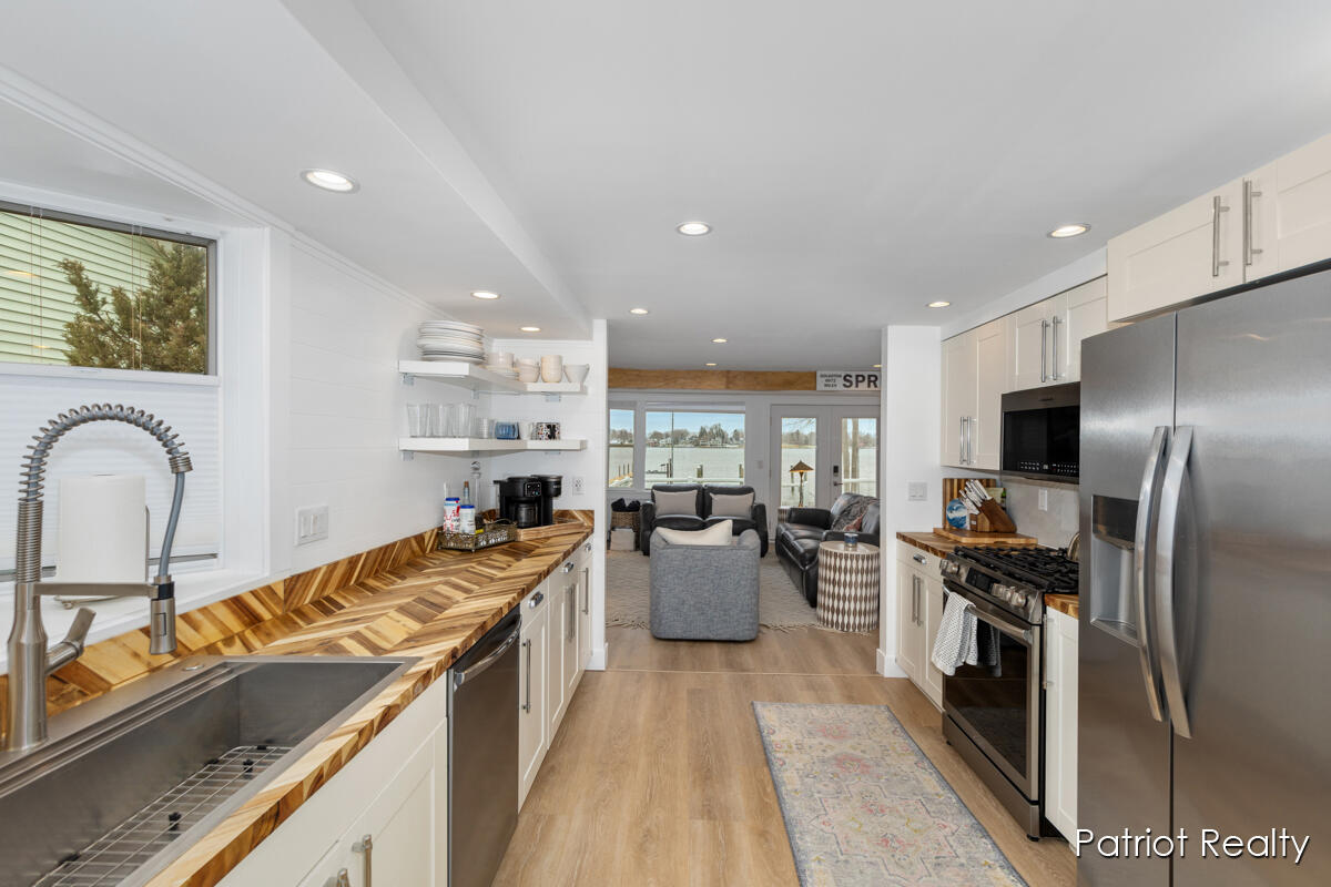 16631 Lakeview Street Spring Lake, MI 49456 - Photo 12 of 62 IMG_1005