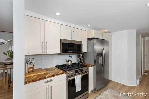 $1,250,000 | 16631 Lakeview Street, Spring Lake, MI 49456