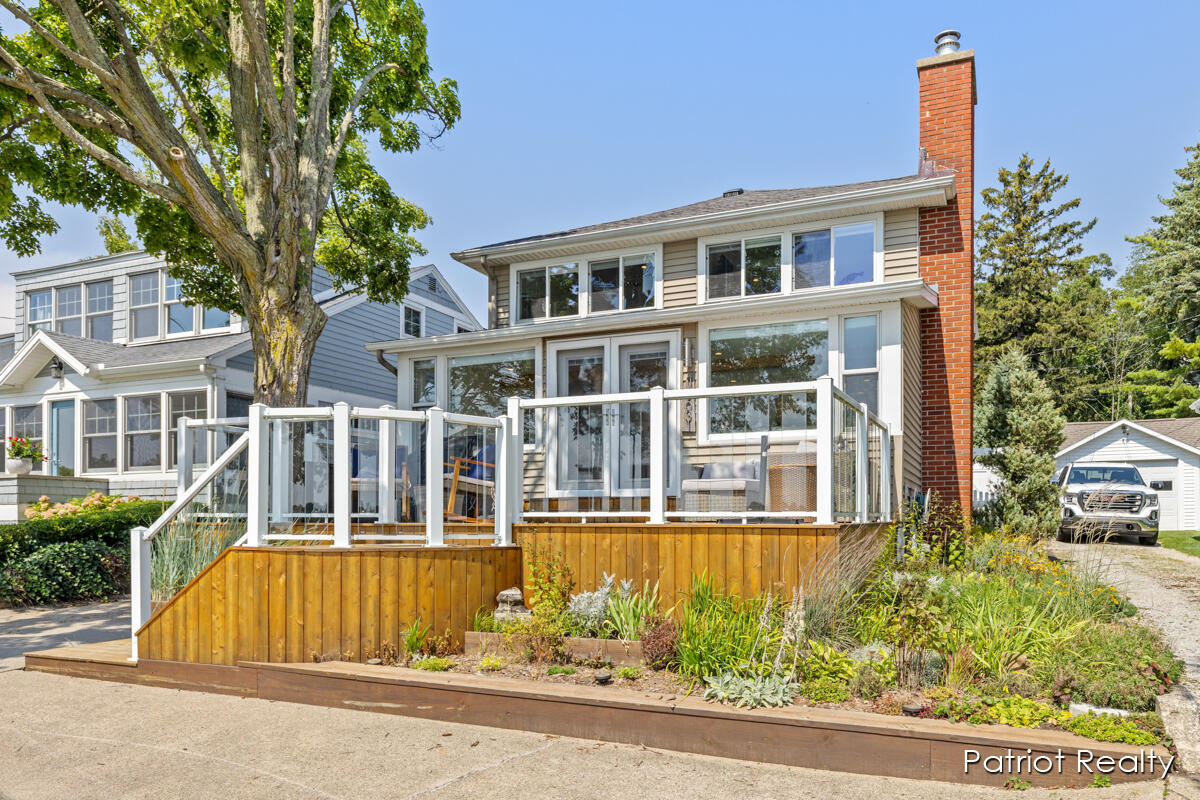 16631 Lakeview Street Spring Lake, MI 49456 - Photo 2 of 62 IMG_1001