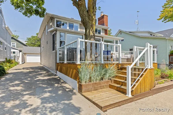 $1,250,000 | 16631 Lakeview Street, Spring Lake, MI 49456