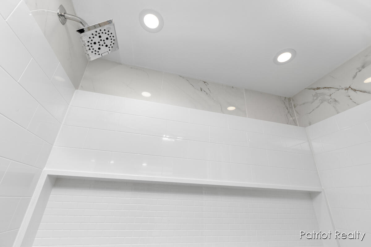 16631 Lakeview Street Spring Lake, MI 49456 - Photo 35 of 62 IMG_1028