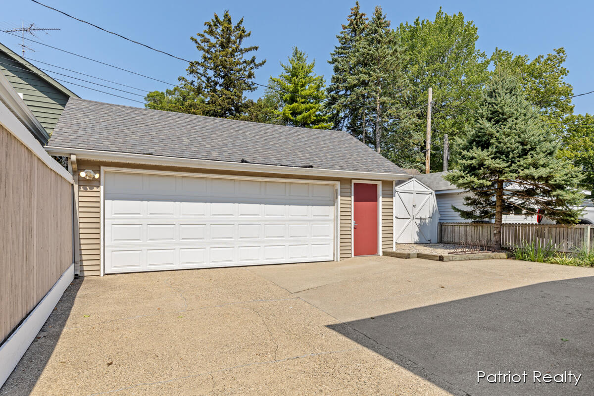 16631 Lakeview Street Spring Lake, MI 49456 - Photo 42 of 62 IMG_1032