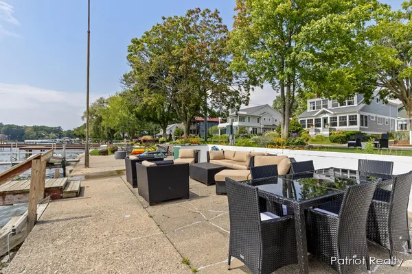 $1,250,000 | 16631 Lakeview Street, Spring Lake, MI 49456