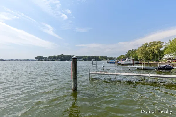 $1,250,000 | 16631 Lakeview Street, Spring Lake, MI 49456