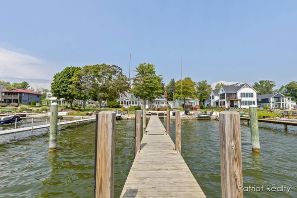 $1,250,000 | 16631 Lakeview Street, Spring Lake, MI 49456