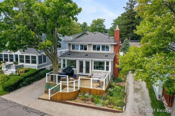 $1,250,000 | 16631 Lakeview Street, Spring Lake, MI 49456