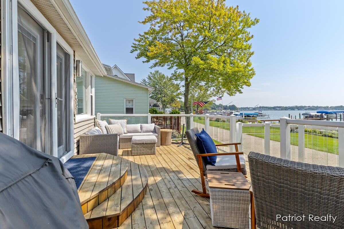 16631 Lakeview Street Spring Lake, MI 49456 - Photo 5 of 62 IMG_1004