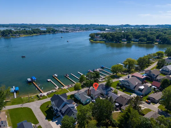 $1,250,000 | 16631 Lakeview Street, Spring Lake, MI 49456