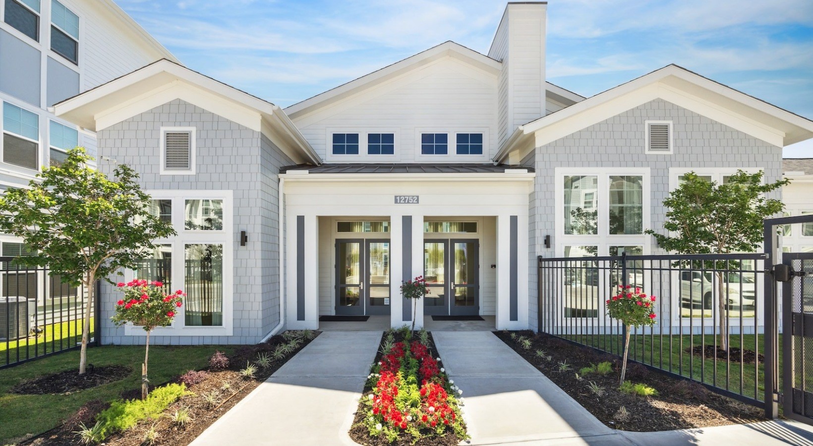 12752 North Houston Rosslyn Road, Unit 831 Houston, TX 77086 - Photo 9 of 14 a front view of house with yard