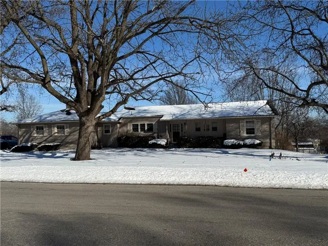 $240,000 | 806 Lexington Road, Pleasant Hill, MO 64080