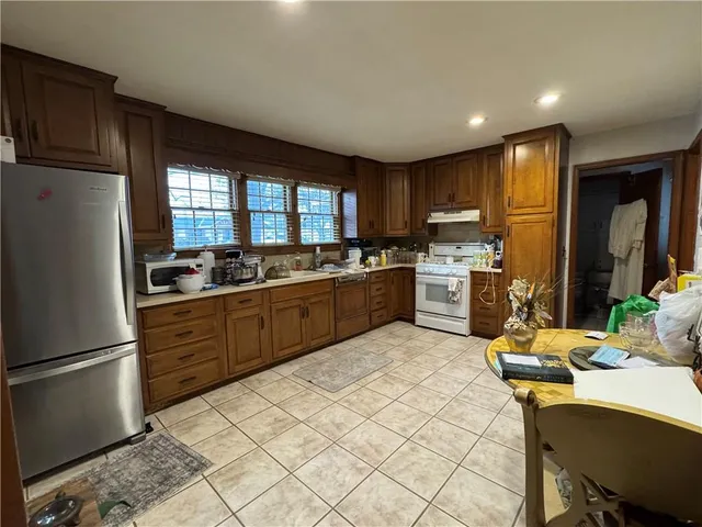 $240,000 | 806 Lexington Road, Pleasant Hill, MO 64080