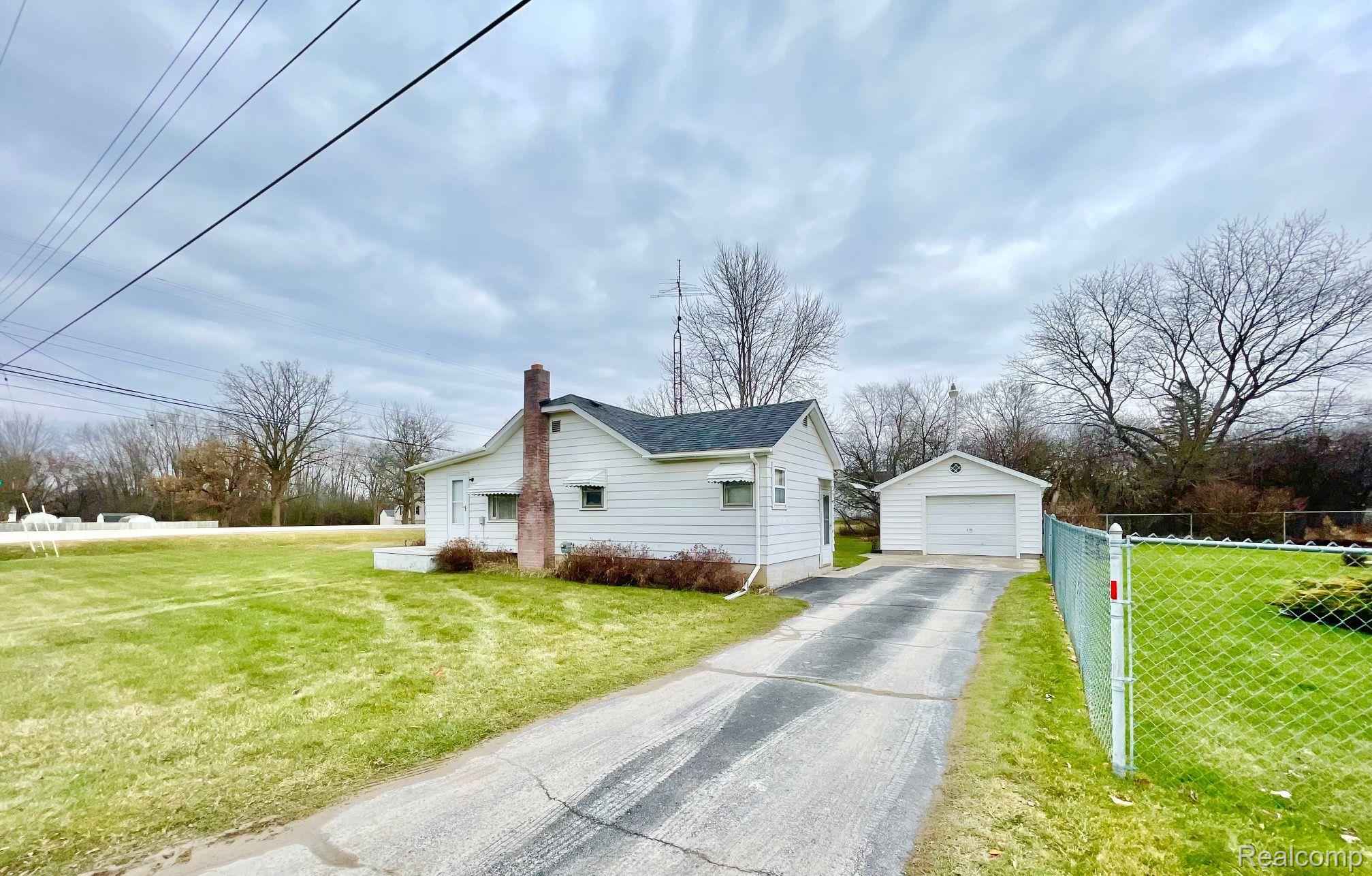 6209 Corunna Road Flint, MI 48532 - Photo 2 of 5 Gallery Image 2