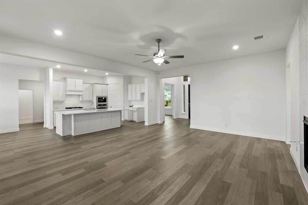 3013 Box Elder Road Royse City, TX 75189 - Photo 6 of 28 06. 3013 Box Elder - Family (2)