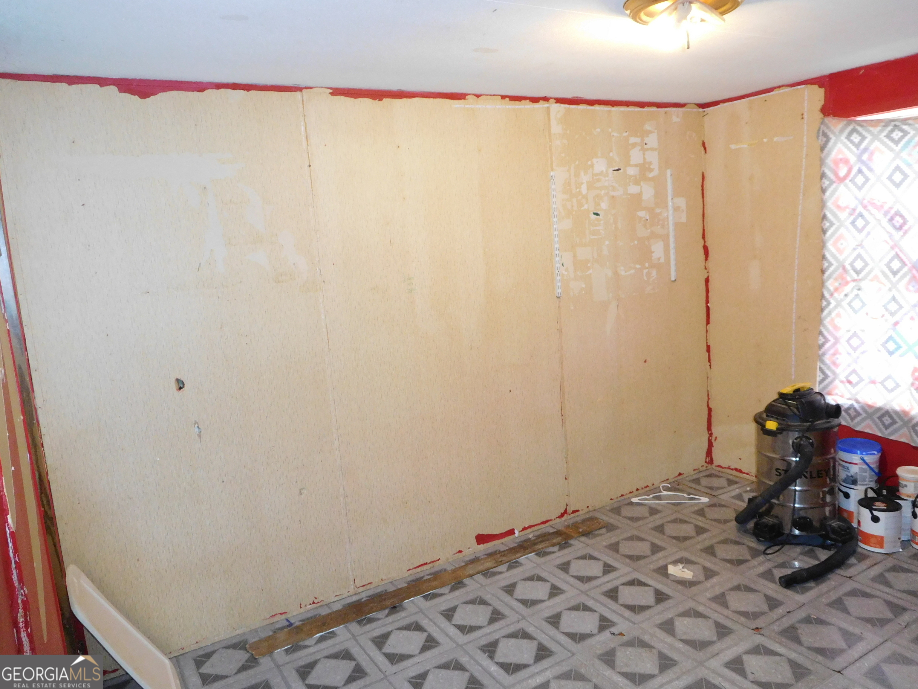 142 Ellis Road Southeast Rome, GA 30161 - Photo 19 of 21 a bathroom with a sink and a mirror