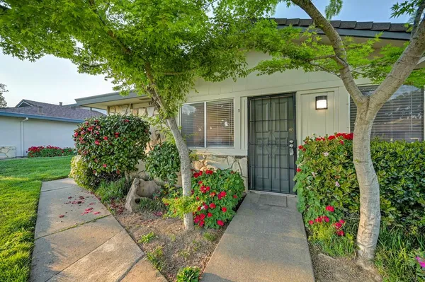 $260,000 | 8951 El Mirador Drive, Unit 1, Elk Grove, CA 95624