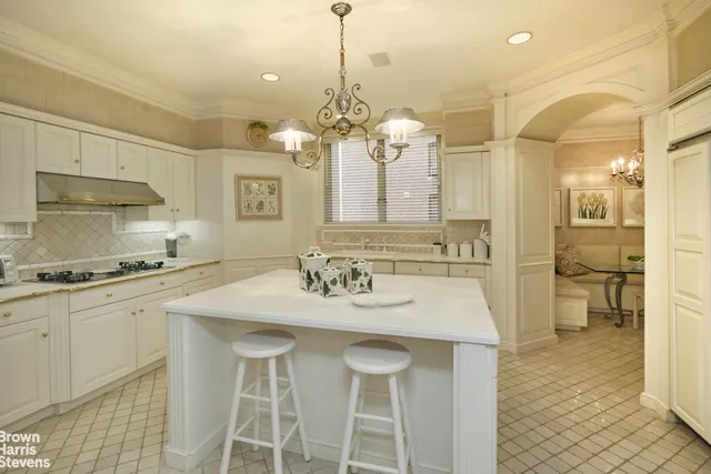 $7,650,000 | 960 Park Avenue, Unit 2NDFLE | Upper East Side