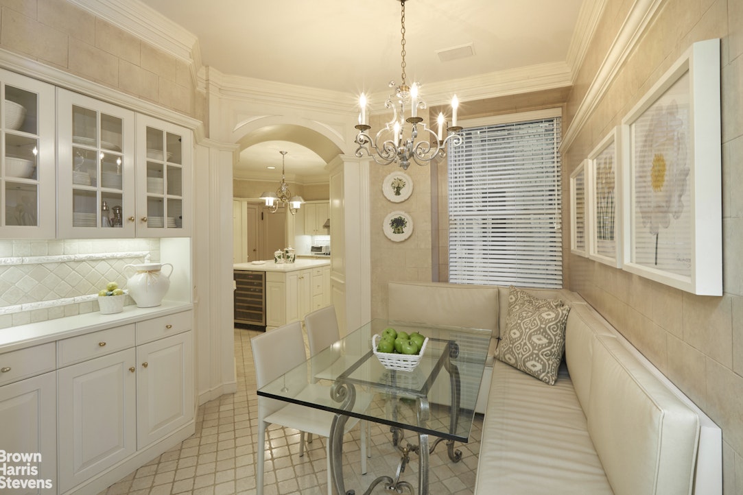 960 Park Avenue, Unit 2NDFLE Manhattan, NY 10028 - Photo 5 of 11