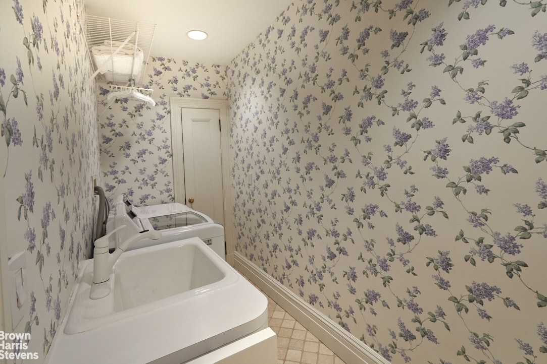 960 Park Avenue, Unit 2NDFLE Manhattan, NY 10028 - Photo 9 of 11