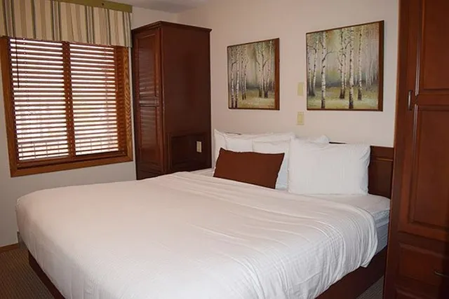 $148,000 | 4940 Landmark Circle, Unit 3204, Egg Harbor, WI 54209