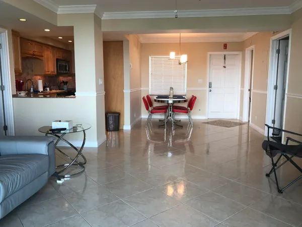 $2,400 | 333 Northeast 21st Avenue, Unit 522, Deerfield Beach, FL 33441