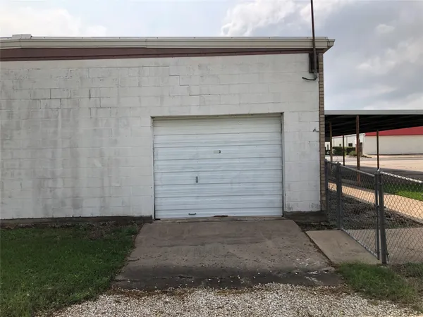 $3,000 | 1113 Lawrence Street, Rosenberg, TX 77471