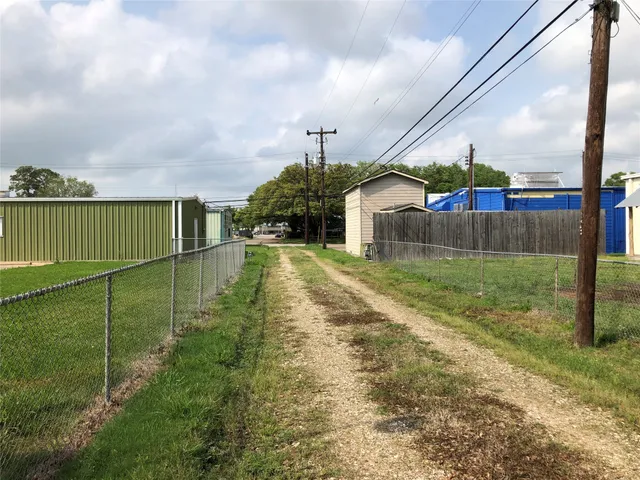 $3,000 | 1113 Lawrence Street, Rosenberg, TX 77471