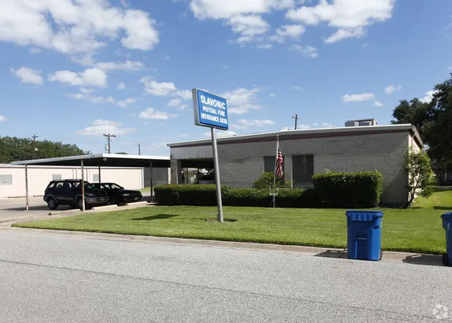 $3,000 | 1113 Lawrence Street, Rosenberg, TX 77471