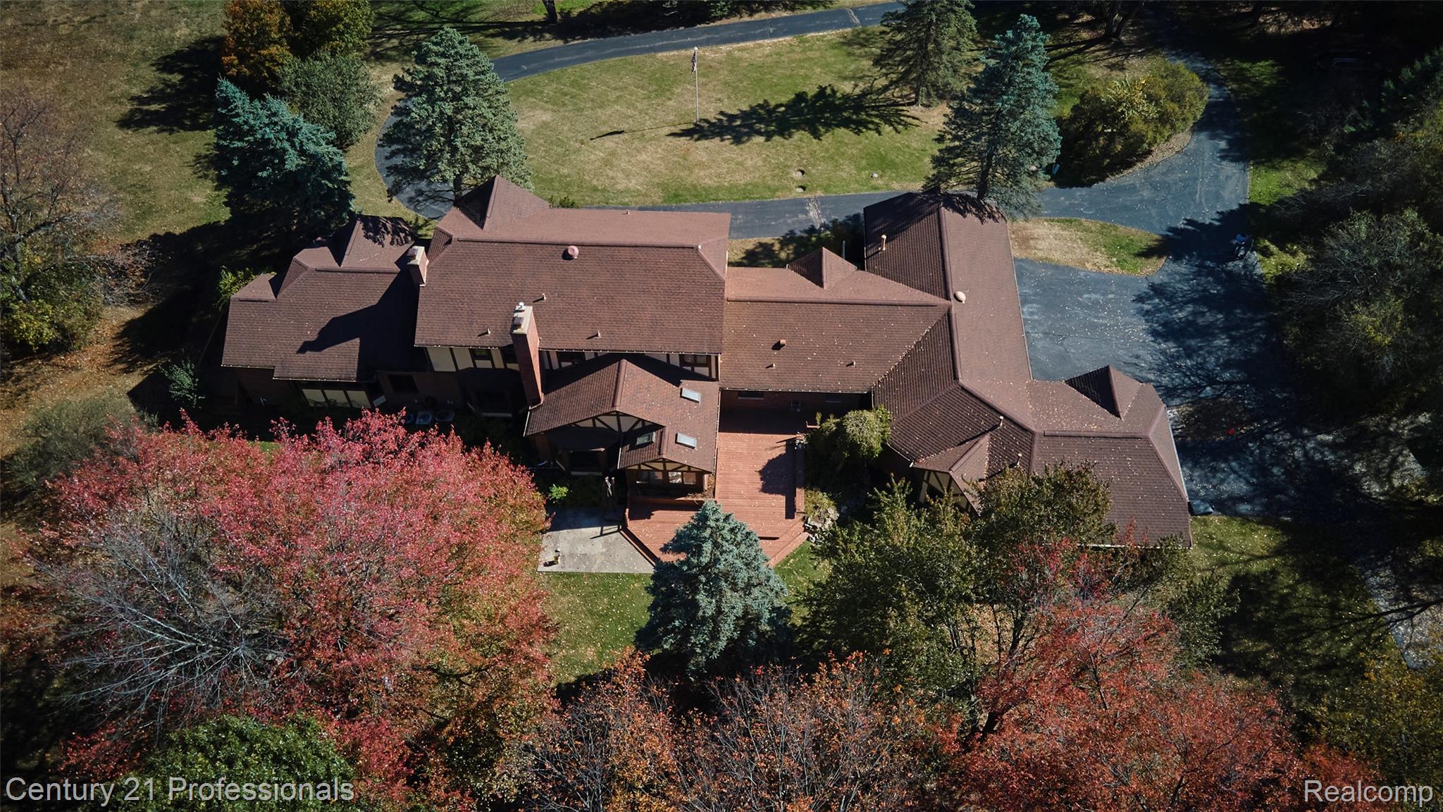 303 East Snell Road Rochester, MI 48306 - Photo 44 of 45 View from above of property