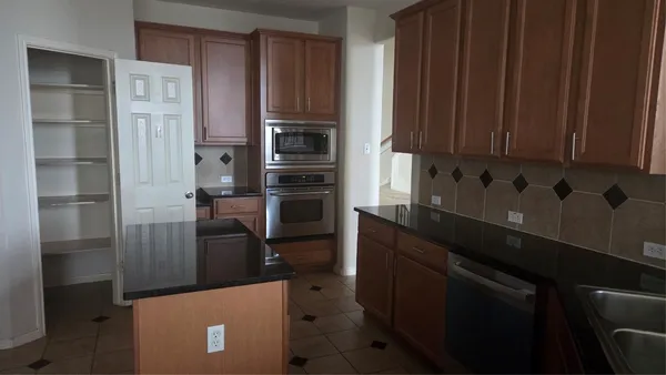 $3,200 | 2103 Trinity Manor Lane, Richmond, TX 77469